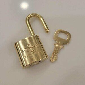 💯 Authentic Louis Vuitton Padlock and Key Gold Brass